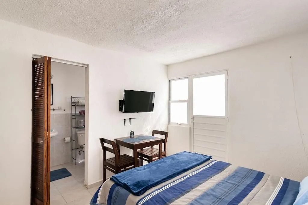 Apartment Micro Studio Perfect For Backpackers, Couples, 3 Min Drive To Playa El Nino Cancun