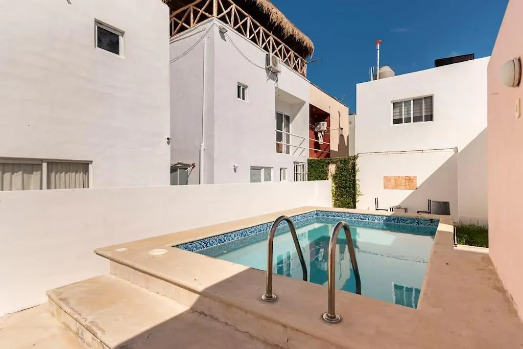 Apartment Micro Studio Perfect For Backpackers, Couples, 3 Min Drive To Playa El Nino Cancun
